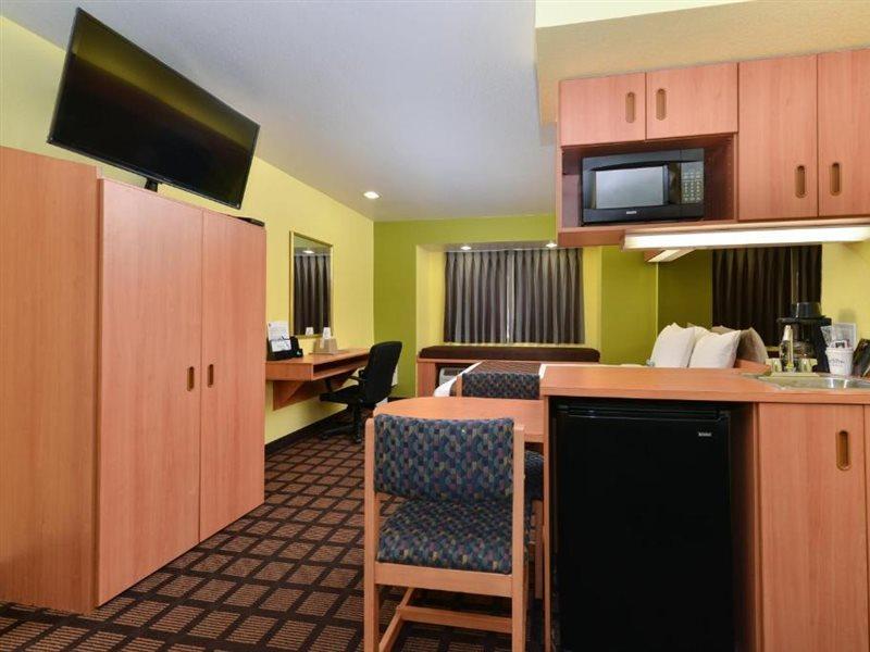 Microtel Inn & Suites By Wyndham Ft. Worth North/At Fossil Fort Worth Esterno foto