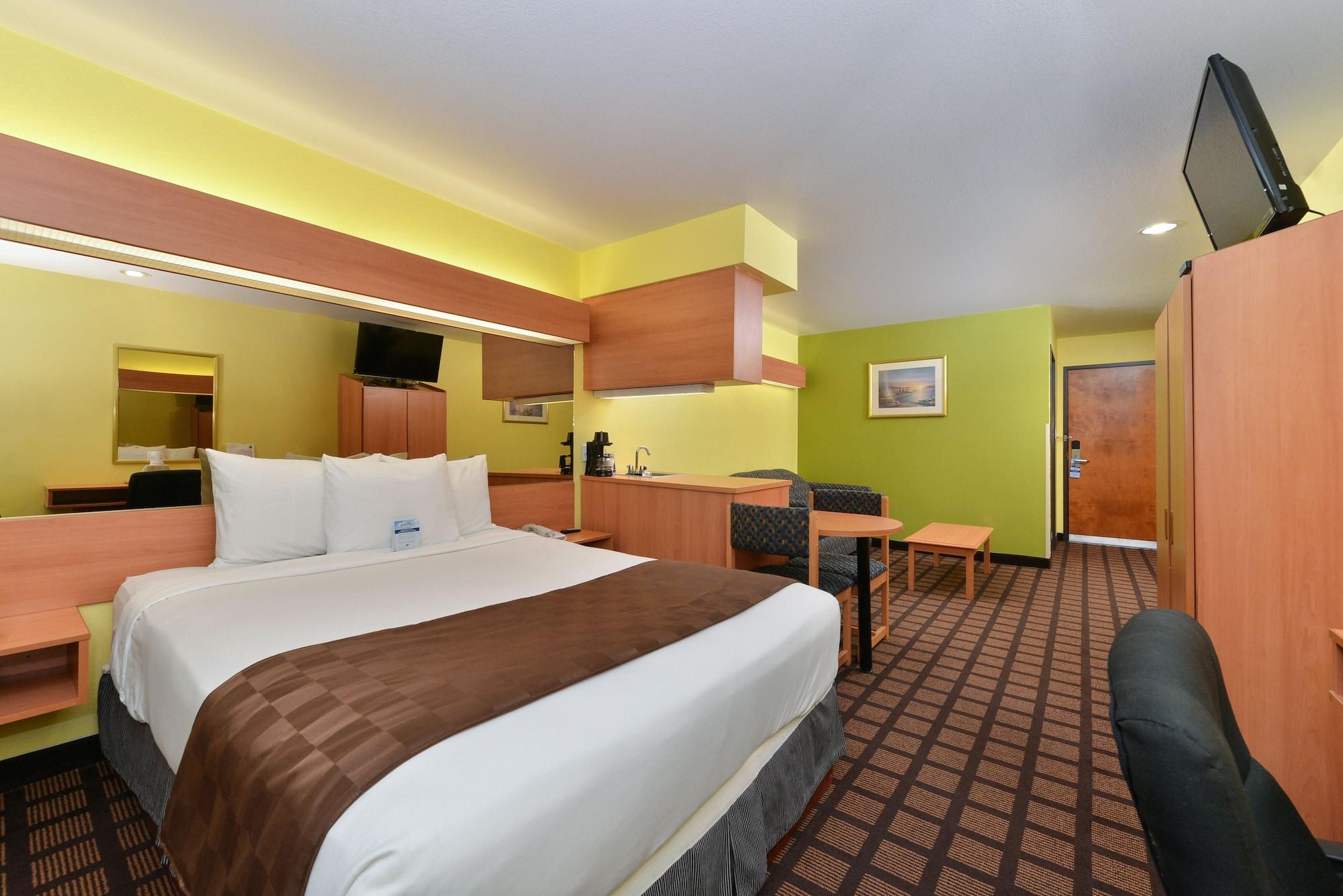Microtel Inn & Suites By Wyndham Ft. Worth North/At Fossil Fort Worth Esterno foto