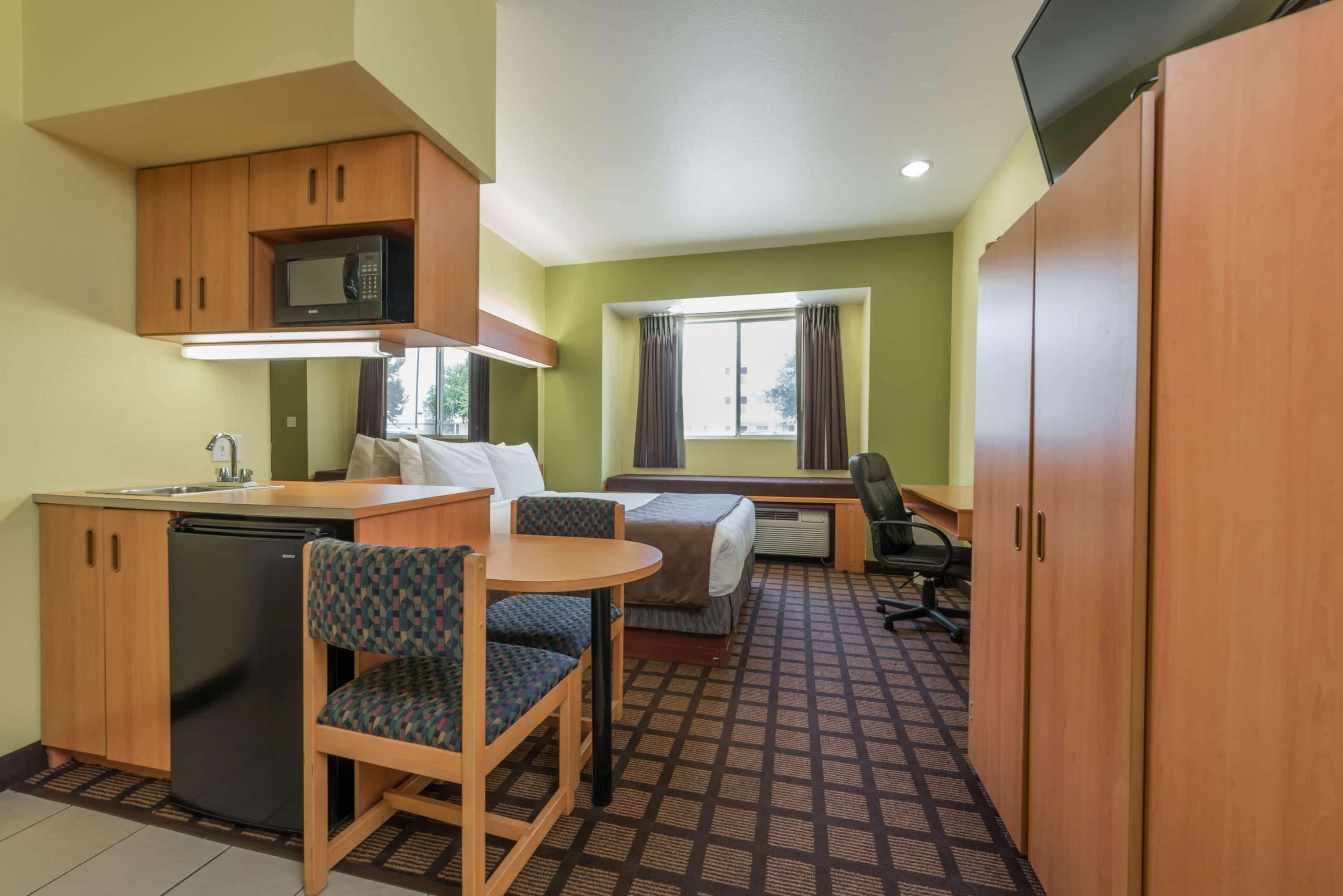 Microtel Inn & Suites By Wyndham Ft. Worth North/At Fossil Fort Worth Esterno foto