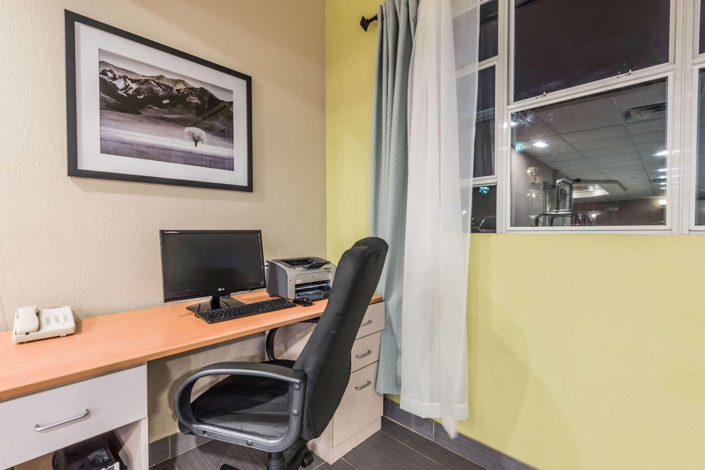 Microtel Inn & Suites By Wyndham Ft. Worth North/At Fossil Fort Worth Esterno foto