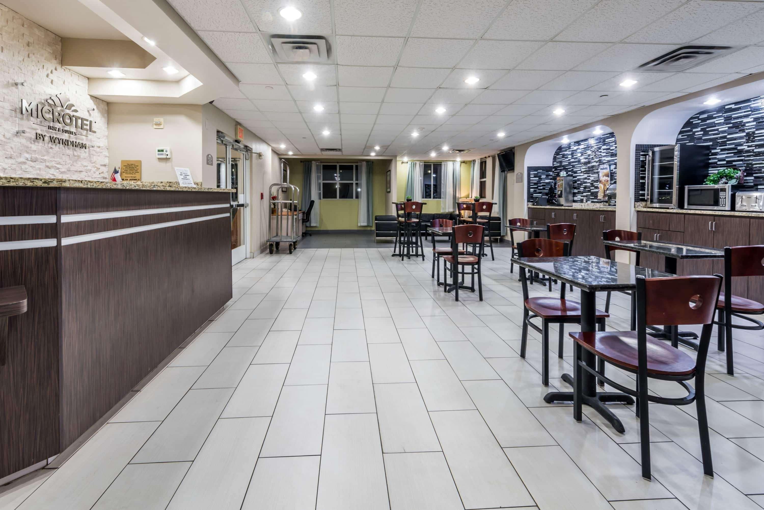 Microtel Inn & Suites By Wyndham Ft. Worth North/At Fossil Fort Worth Esterno foto