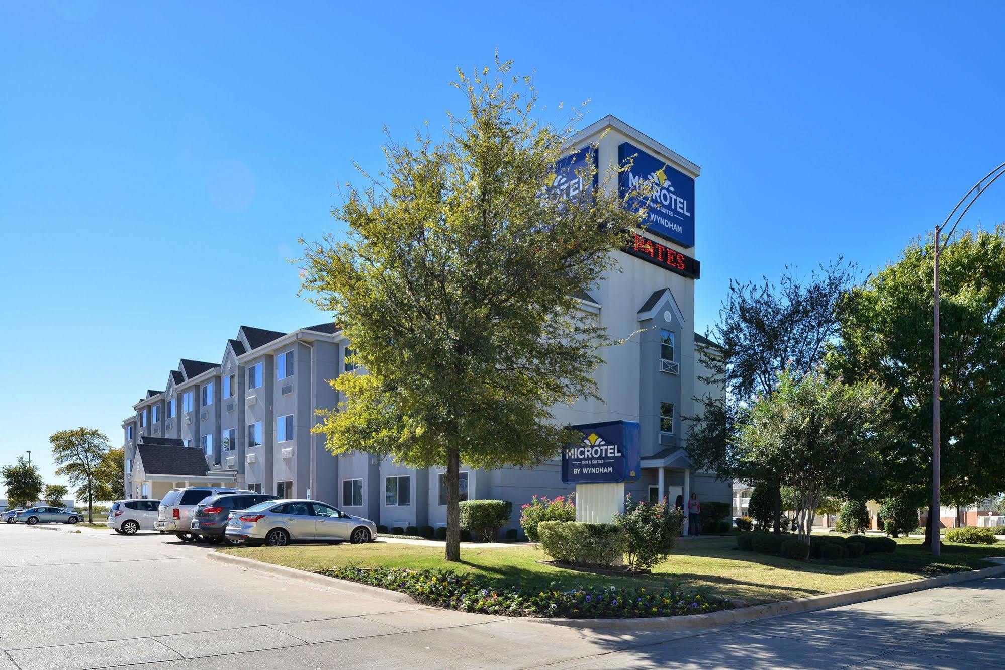 Microtel Inn & Suites By Wyndham Ft. Worth North/At Fossil Fort Worth Esterno foto