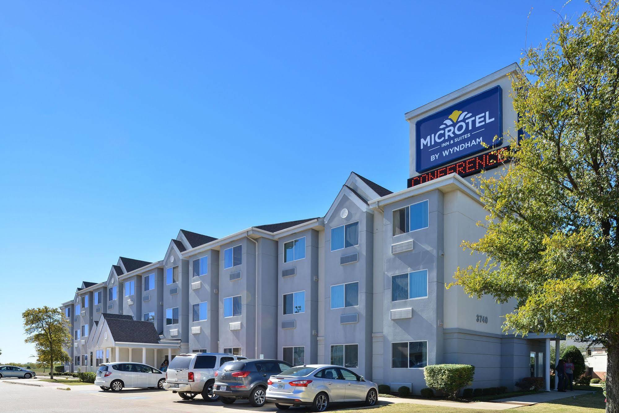 Microtel Inn & Suites By Wyndham Ft. Worth North/At Fossil Fort Worth Esterno foto
