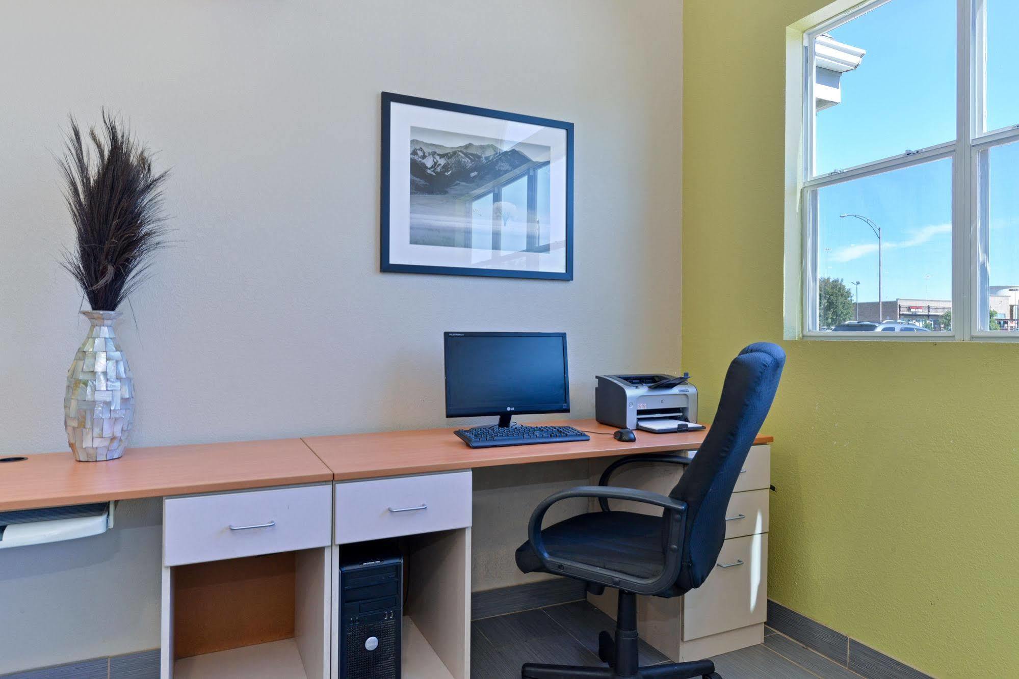 Microtel Inn & Suites By Wyndham Ft. Worth North/At Fossil Fort Worth Esterno foto