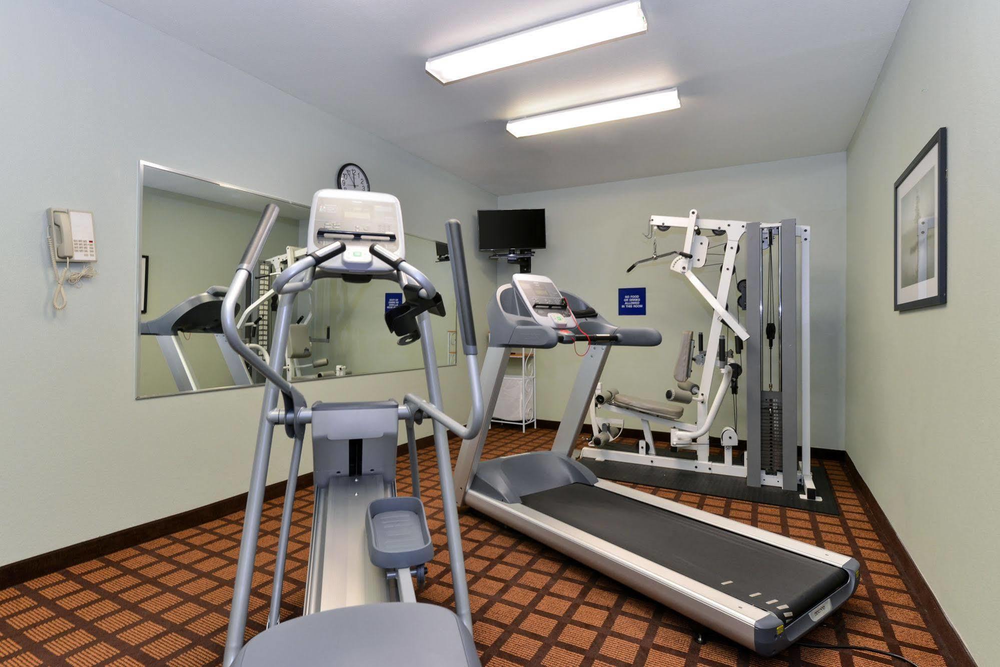 Microtel Inn & Suites By Wyndham Ft. Worth North/At Fossil Fort Worth Esterno foto